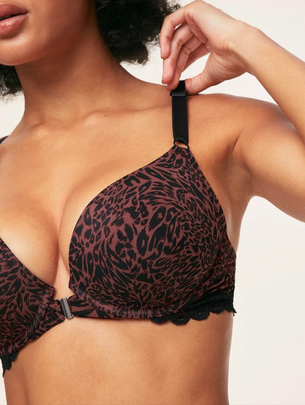 Like New! Adore Me Alexis Contour Front Close Leopard Print Bra